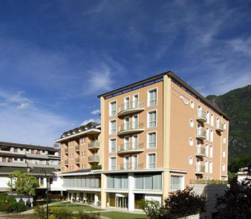 Rizzi Aquacharme Hotel & Spa Boario Terme Екстериор снимка