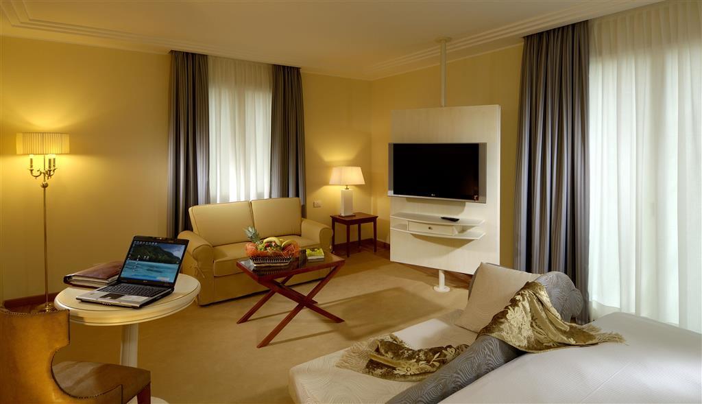 Rizzi Aquacharme Hotel & Spa Boario Terme Стая снимка