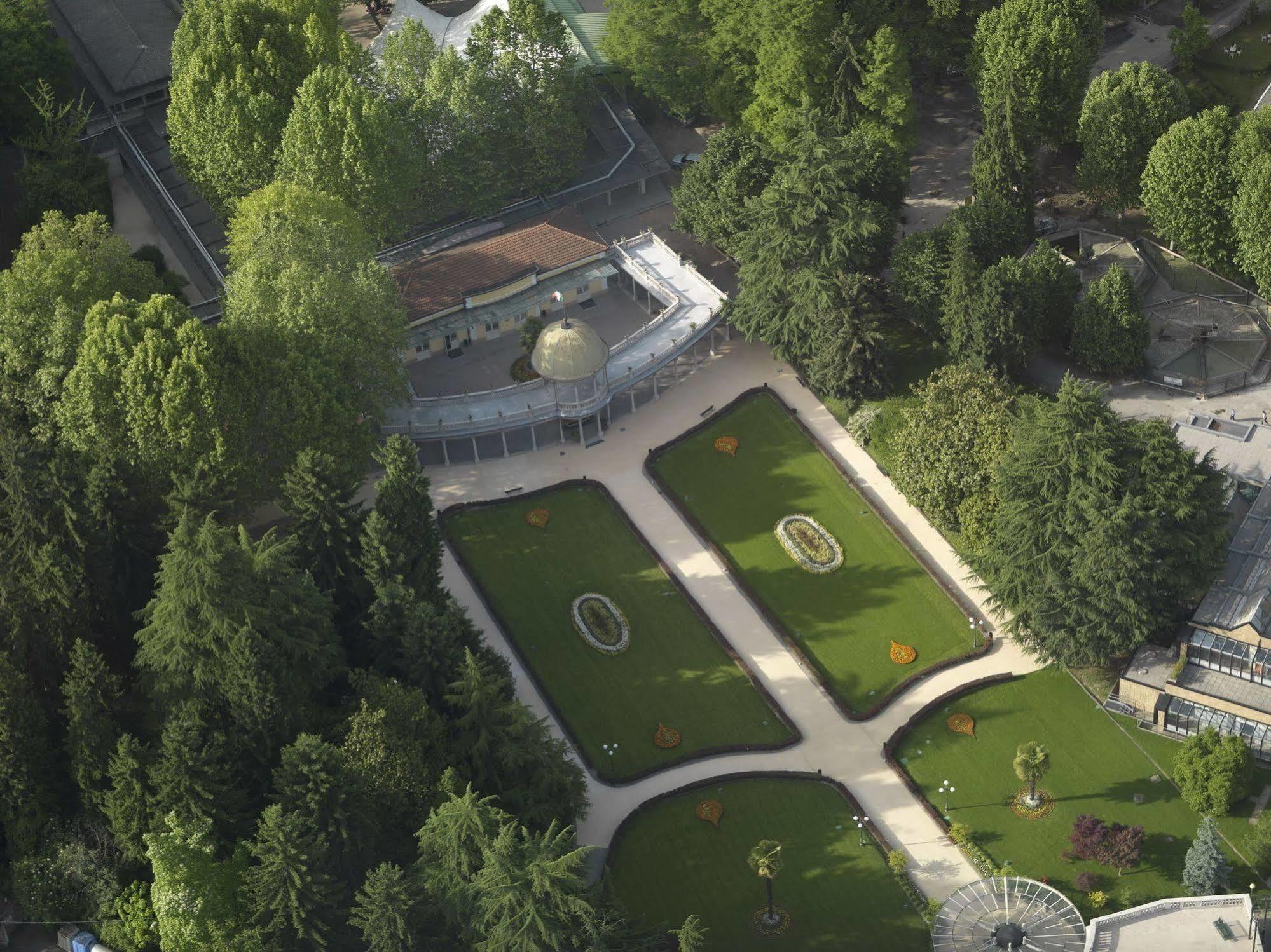 Rizzi Aquacharme Hotel & Spa Boario Terme Екстериор снимка