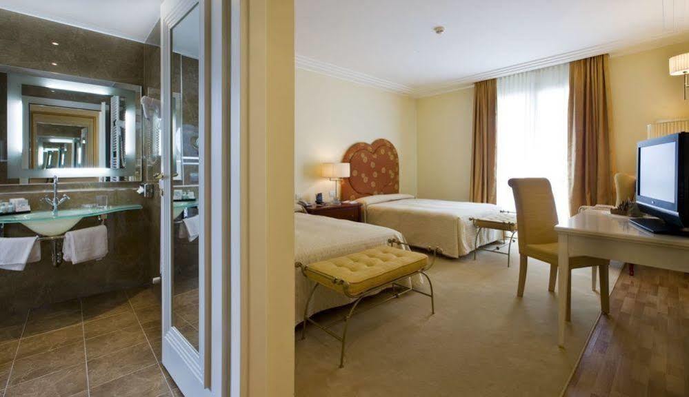 Rizzi Aquacharme Hotel & Spa Boario Terme Екстериор снимка