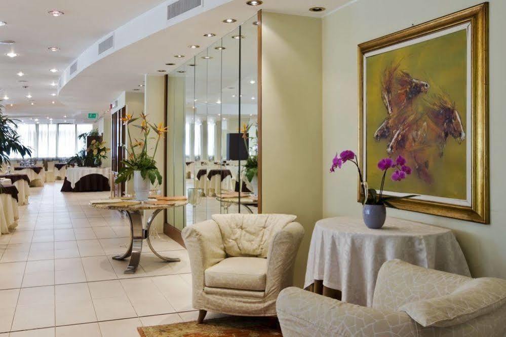 Rizzi Aquacharme Hotel & Spa Boario Terme Екстериор снимка